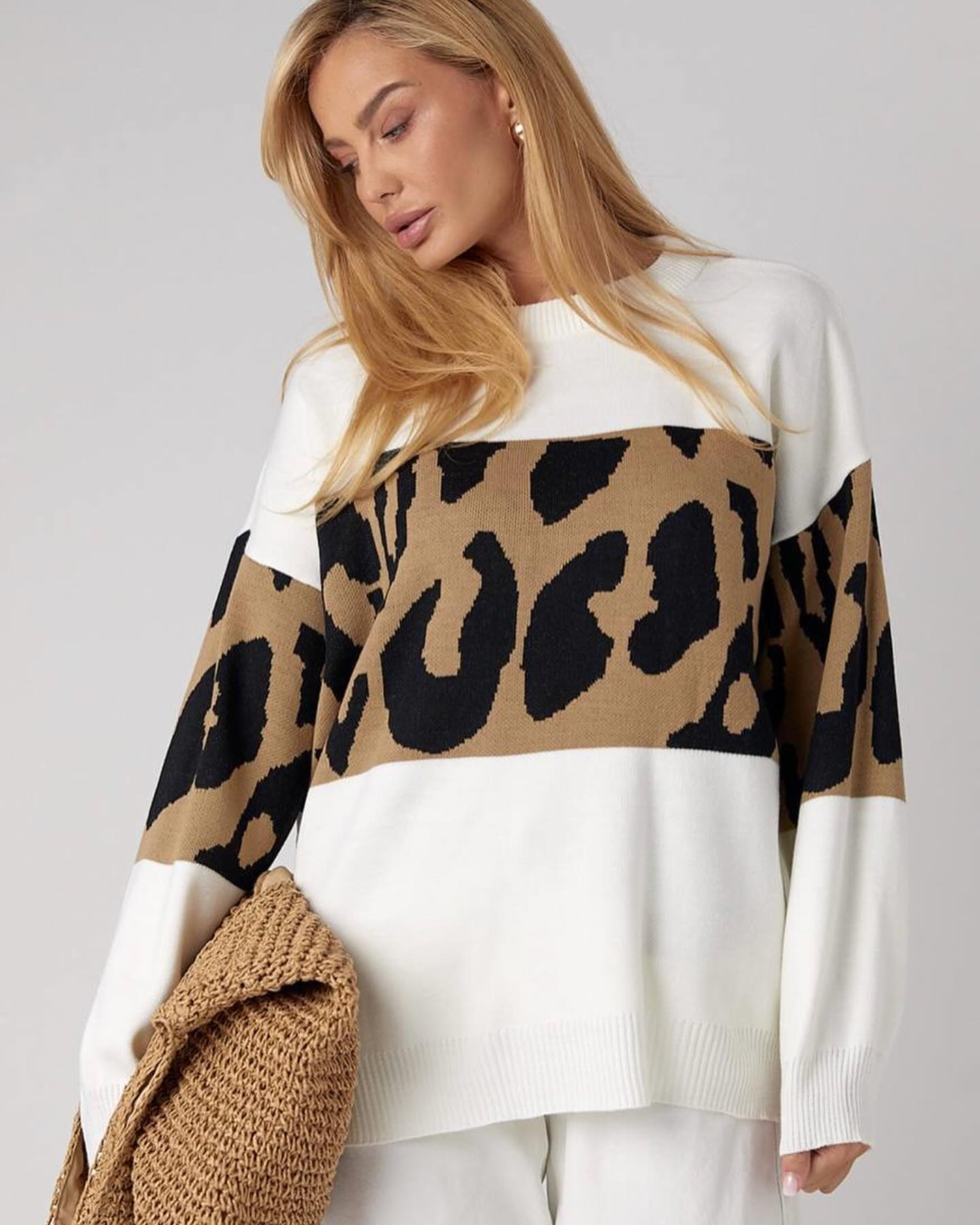 Oversized Leopard Print Sweater - White