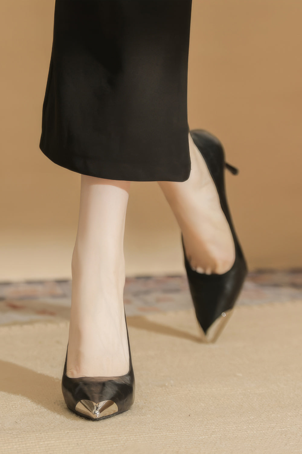 Pointed Shoe with Metal Tip - Black