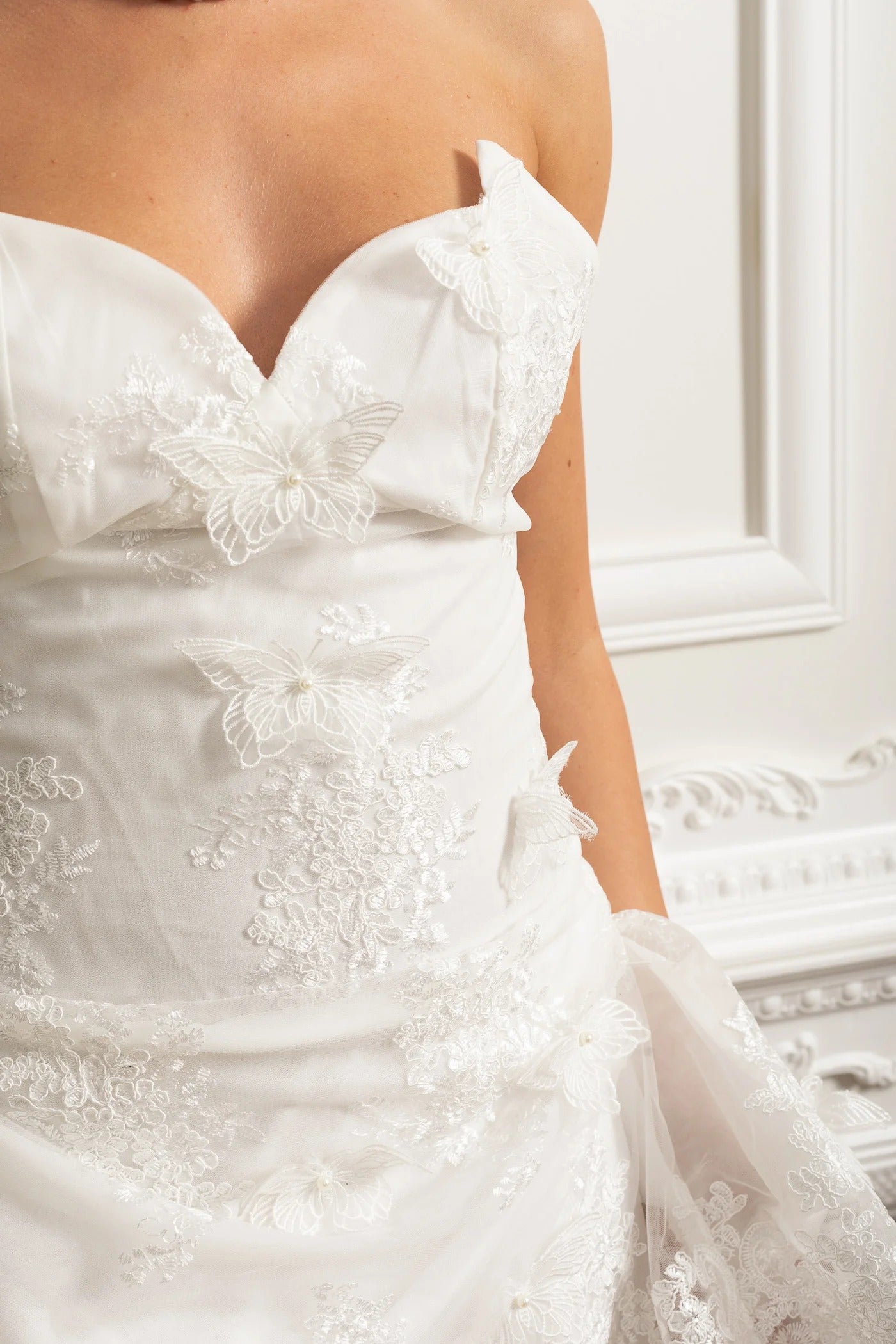 Strapless Lace Mini Dress With Sweetheart Bodice - White