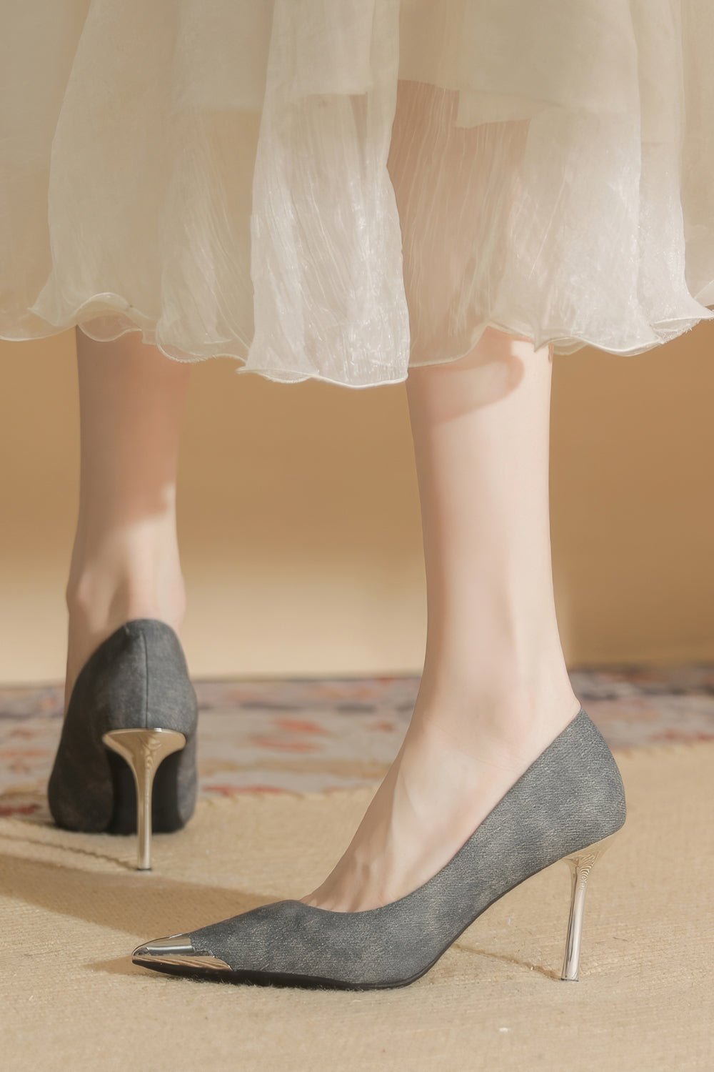 Pointed Shoe with Metal Tip and Slim Heel - Blue