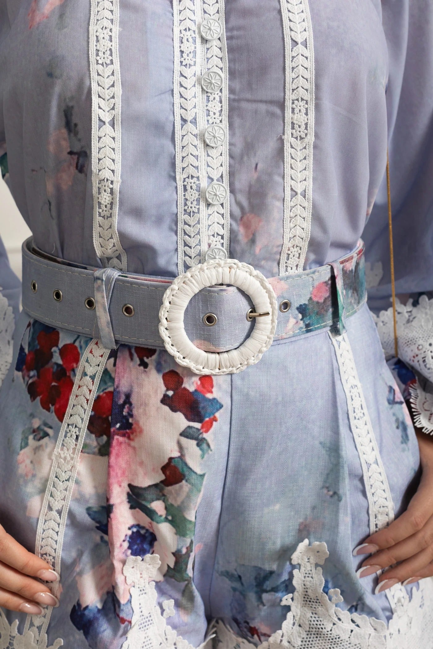 Floral Lace Embroidered Blouse and Belted Shorts Set - Blue