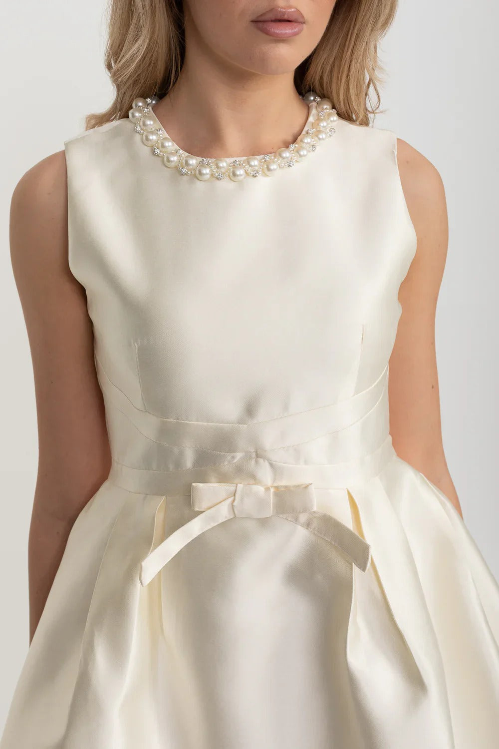 Pearl Collar Satin Mini Dress with Bow Waist - Ivoire