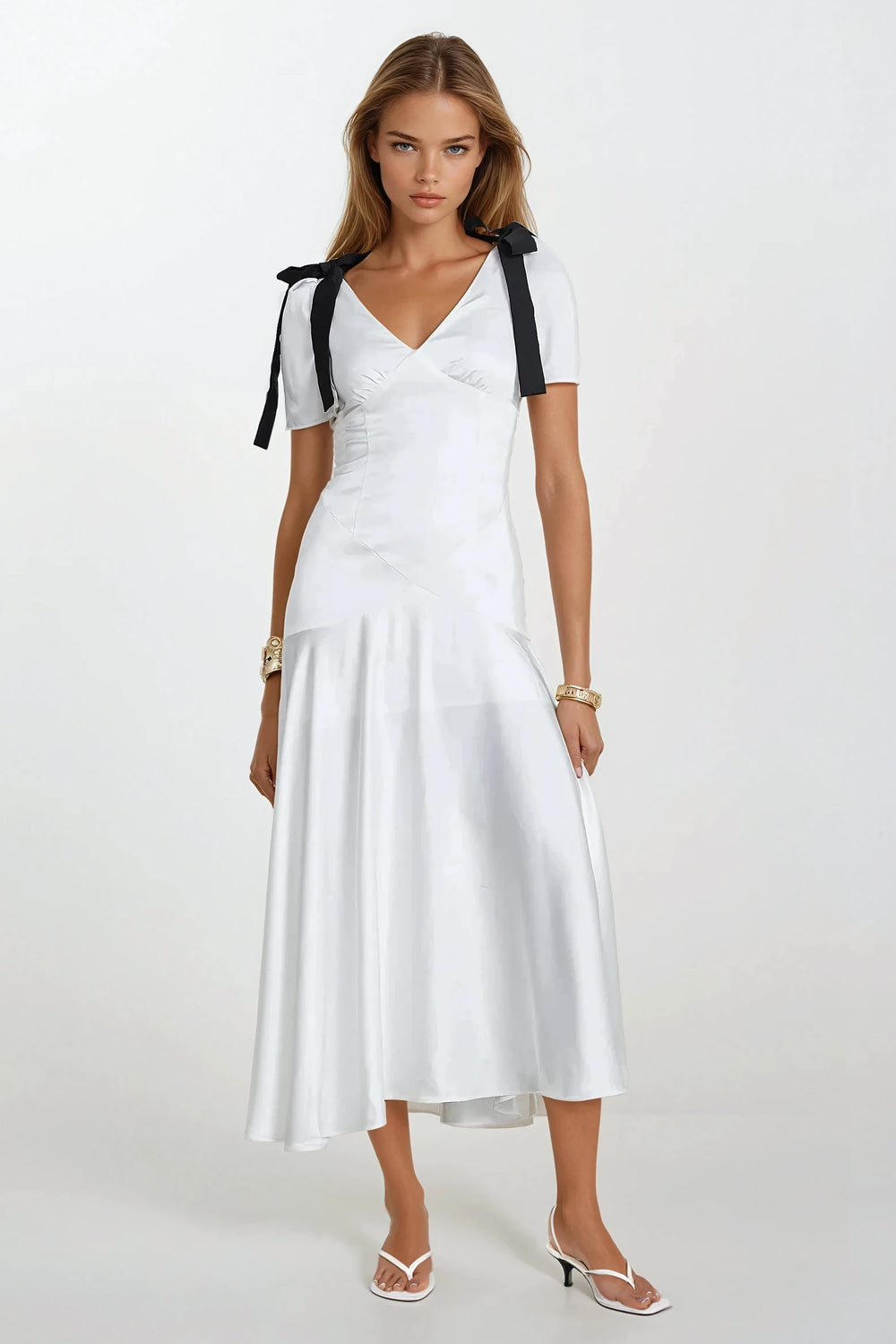 Maxi Dress with Puff Sleeves and Bow Detail - White