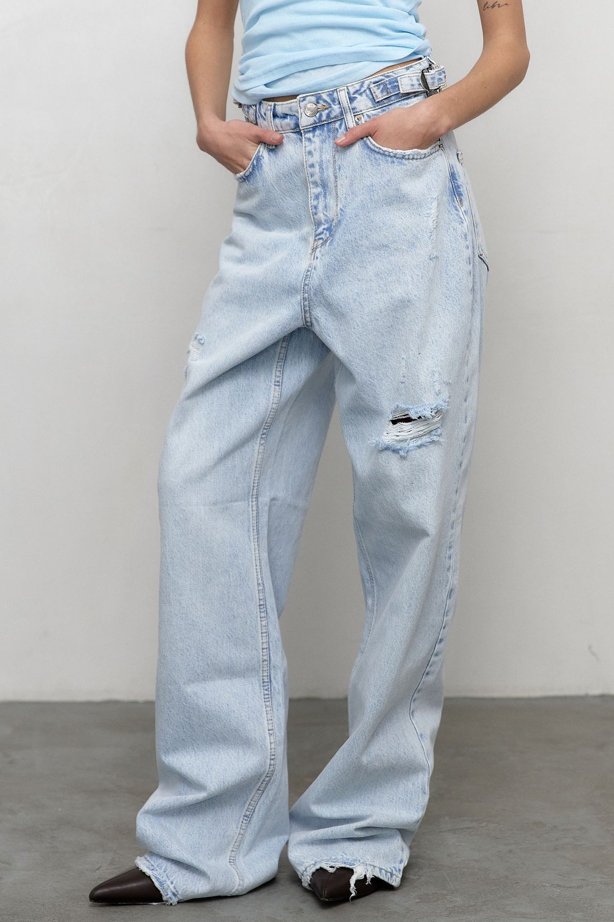Distressed Straight Leg Jeans - Blue