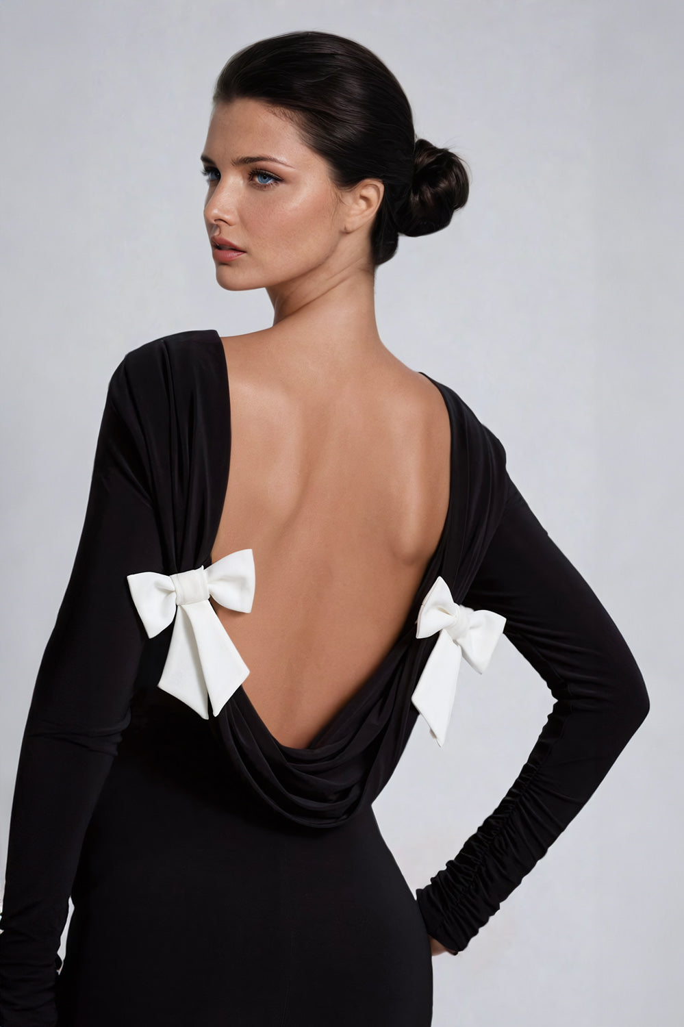 Maxi Dress with Backless with Ribbon - Black
