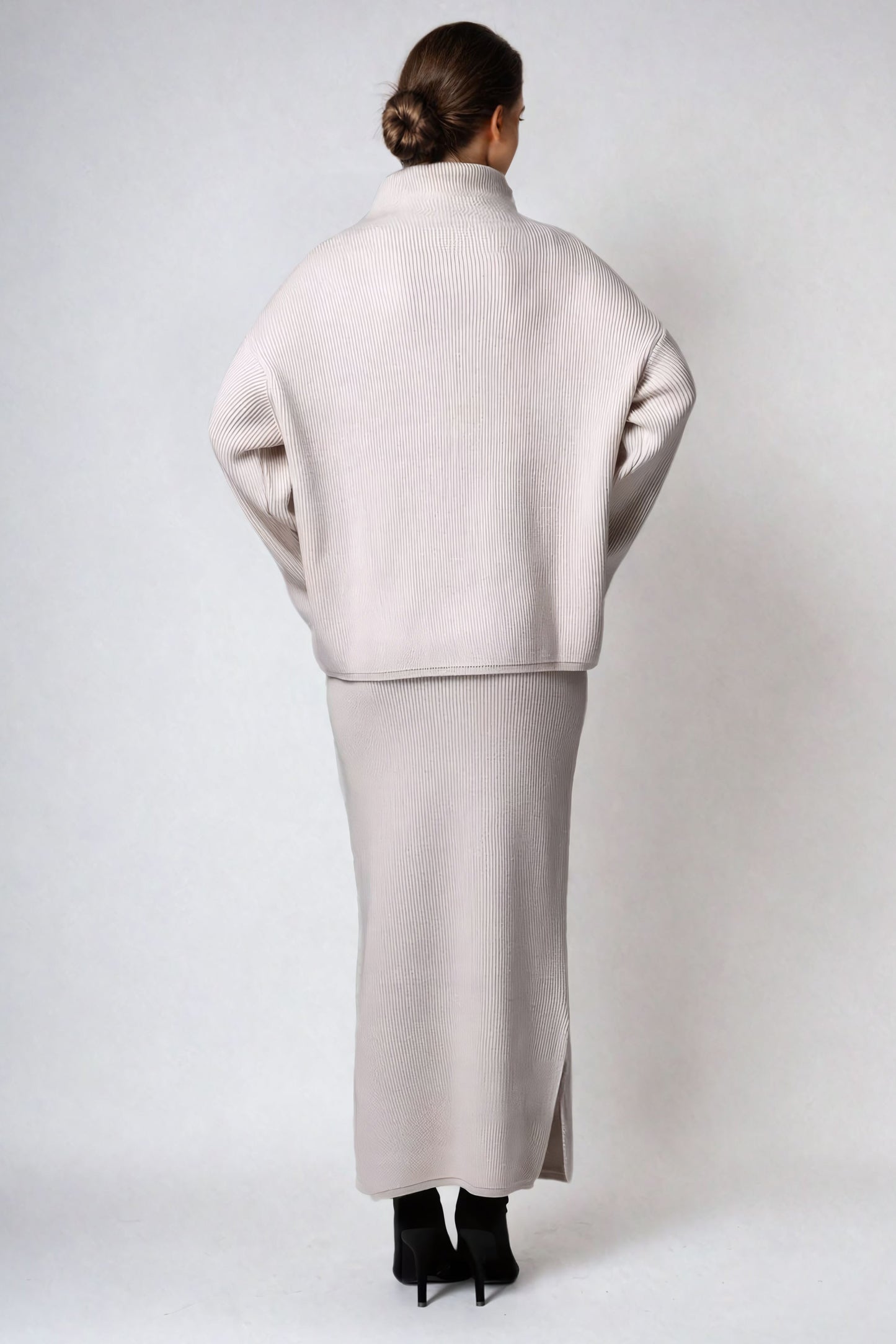 Two-Piece Set with Knitted Sweater and Skirt - Light Beige