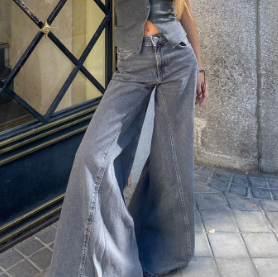 Wide-Leg Flared Denim Jeans - Gray