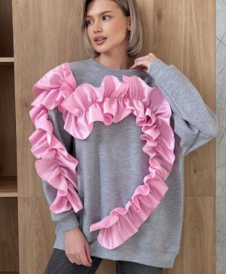 Oversized Sweatshirt with Statement Ruffle Heart Design - Gray