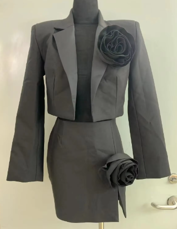 Two-Piece Set with Cropped Blazer and High-Waisted Skirt with Floral Accents - Black