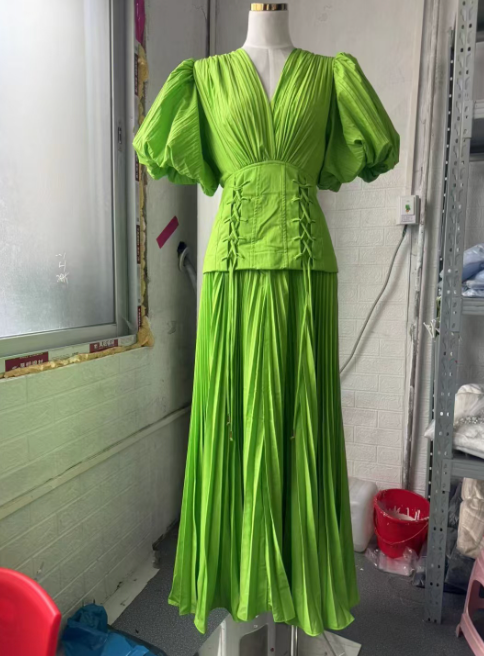 Maxi Dress with Puff Sleeves and Lace-Up Waist - Green