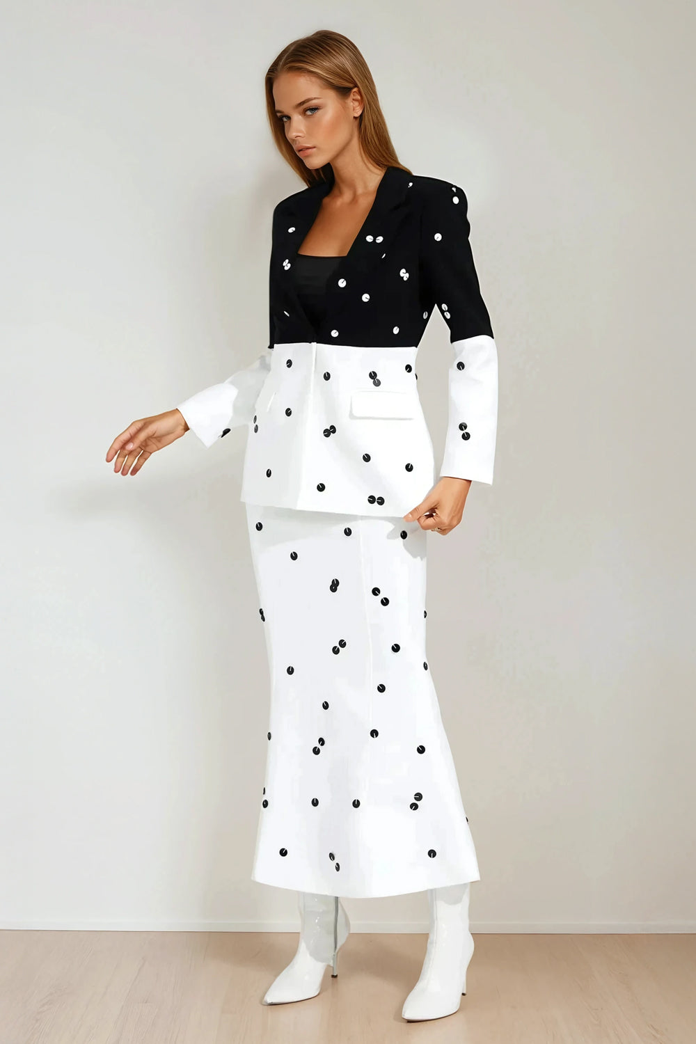 Two-Piece Set with Fitted Blazer and Long Skirt - White