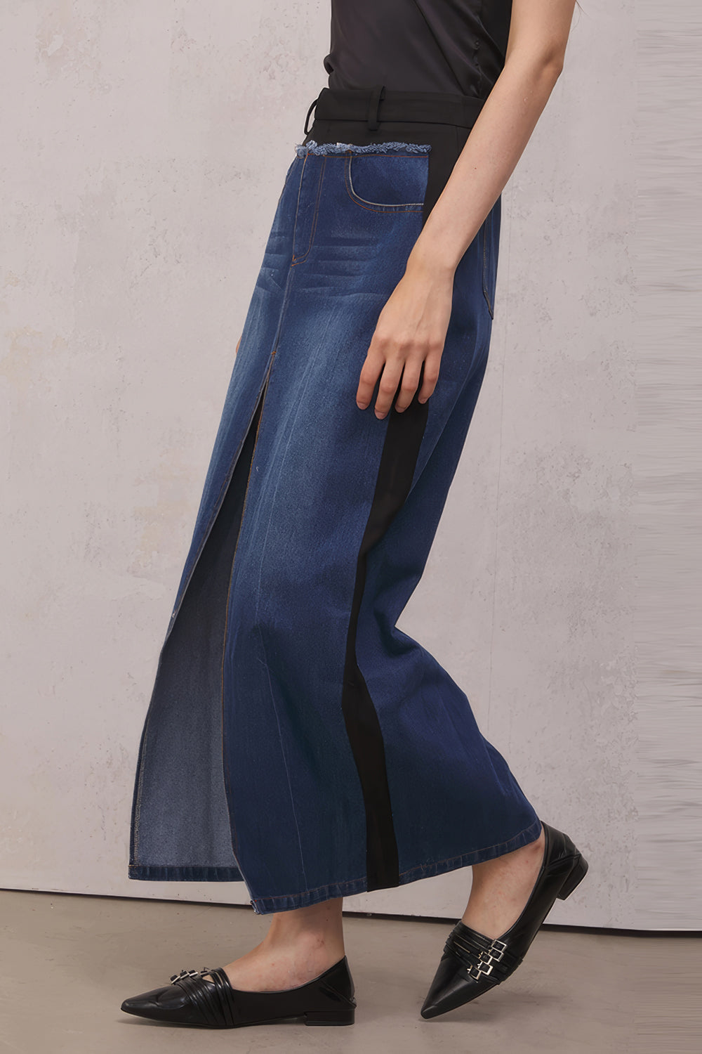 High-Waisted Denim Skirt with Contrast Waistband