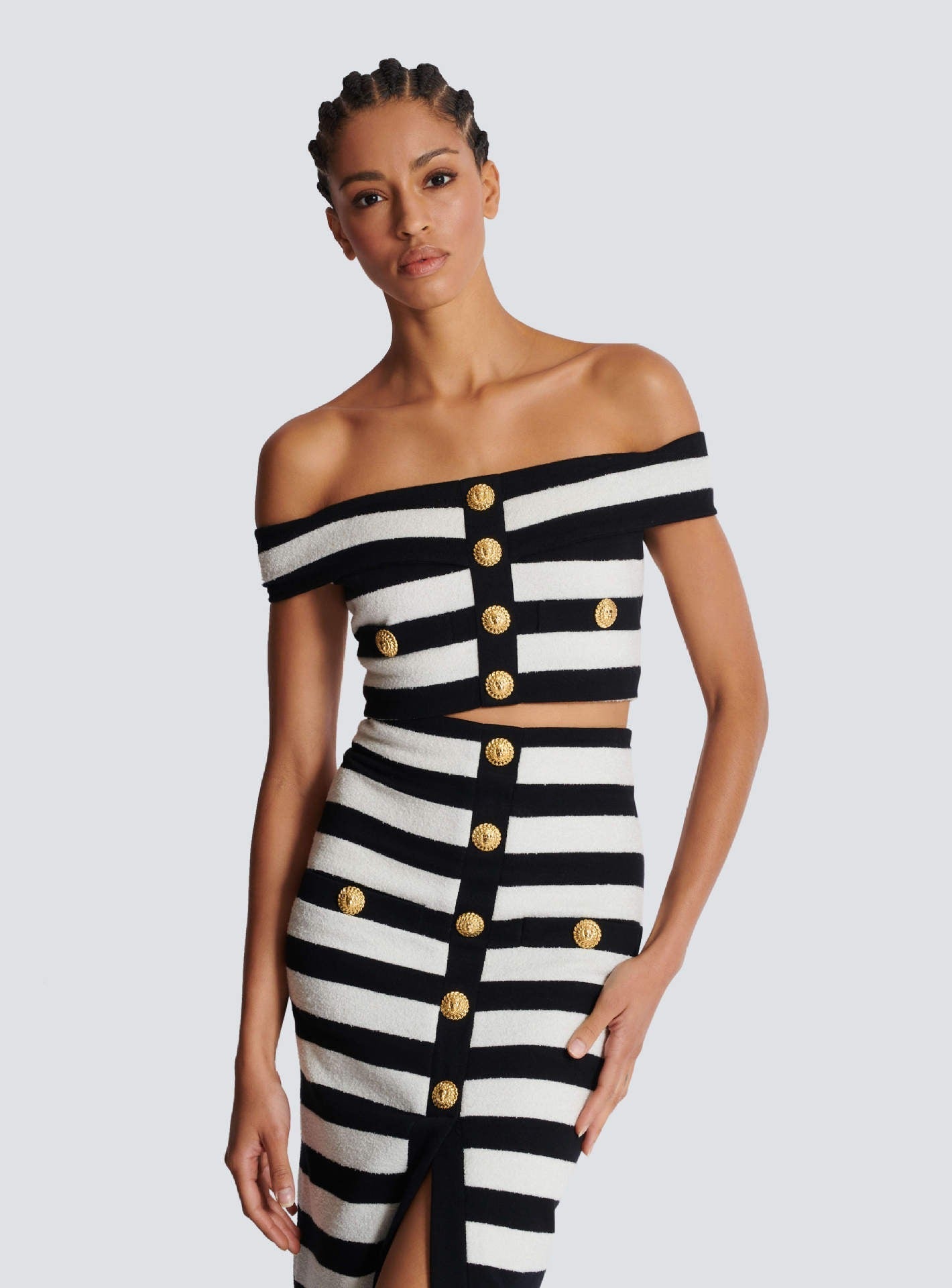 Two-Piece Set with Off-Shoulder Top and High-Waist Skirt with Buttons - Black