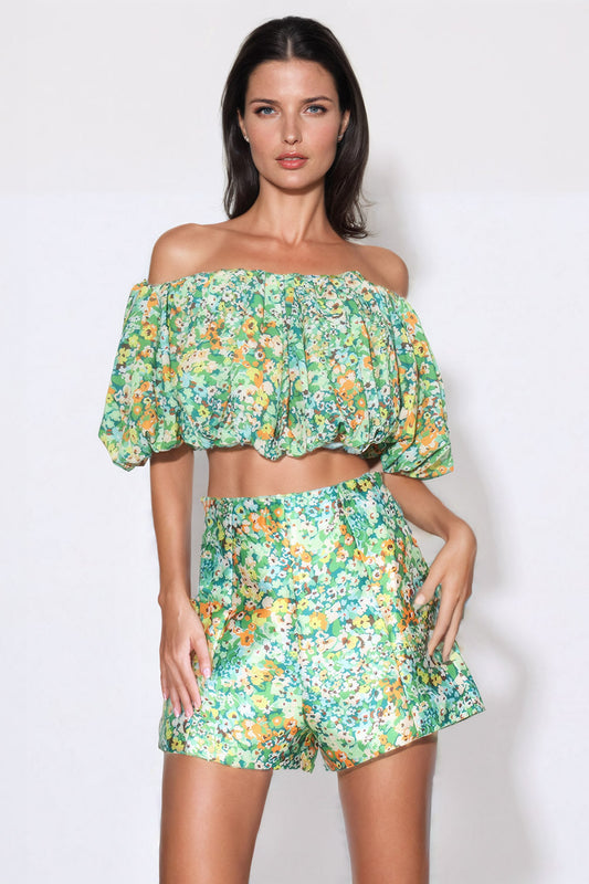 Two-Piece Set with Floral Ruffled Top and Shorts - Green