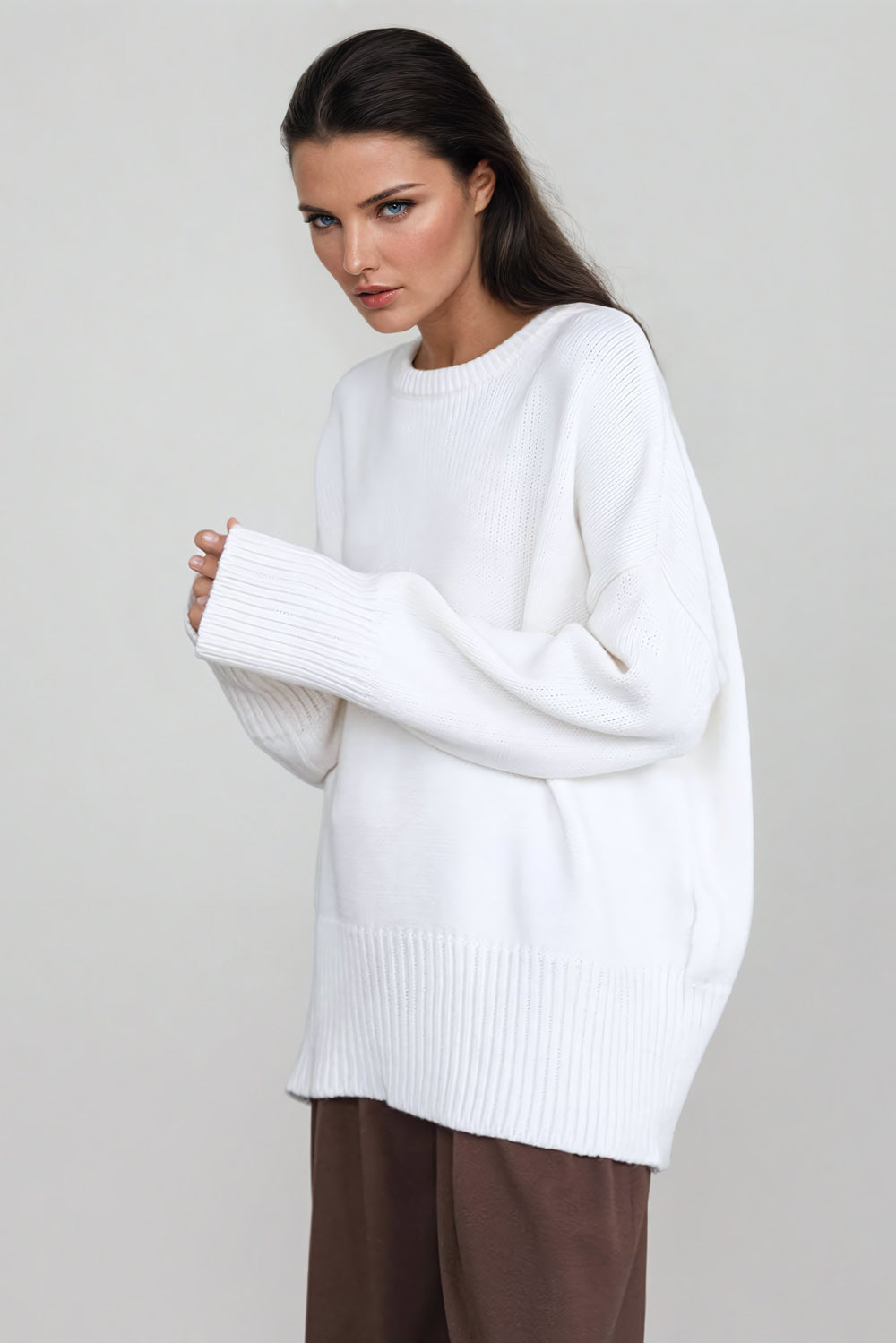 Oversized Knitted Sweater with Ribbed Cuffs and Hemline - White