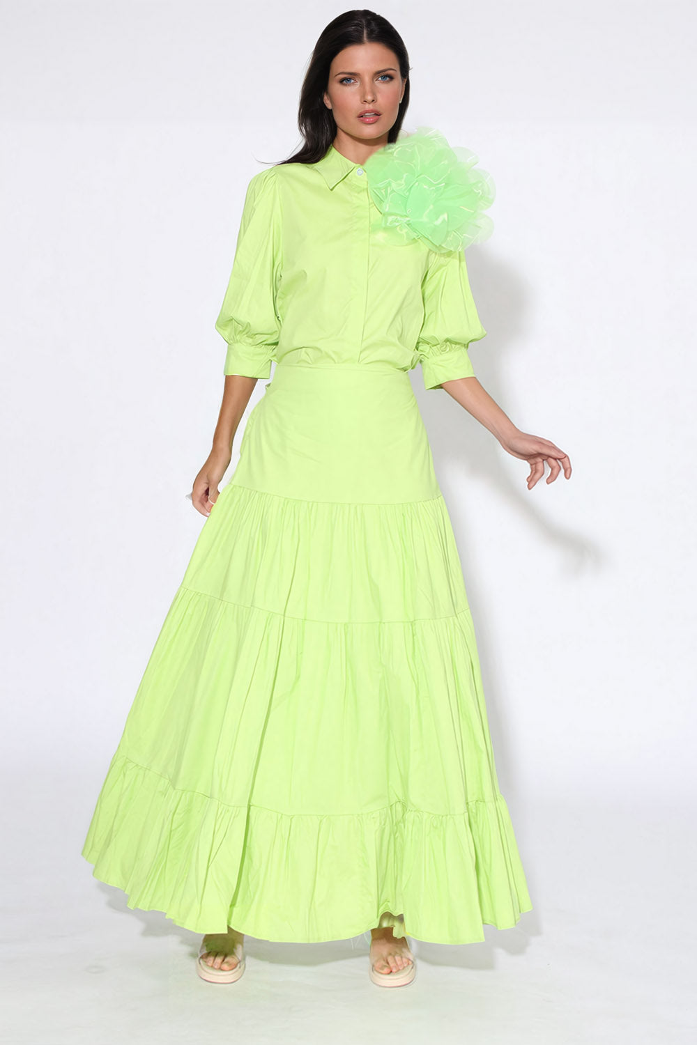 Two-Piece Set with 3D Flower Shirt and Long Skirt - Green