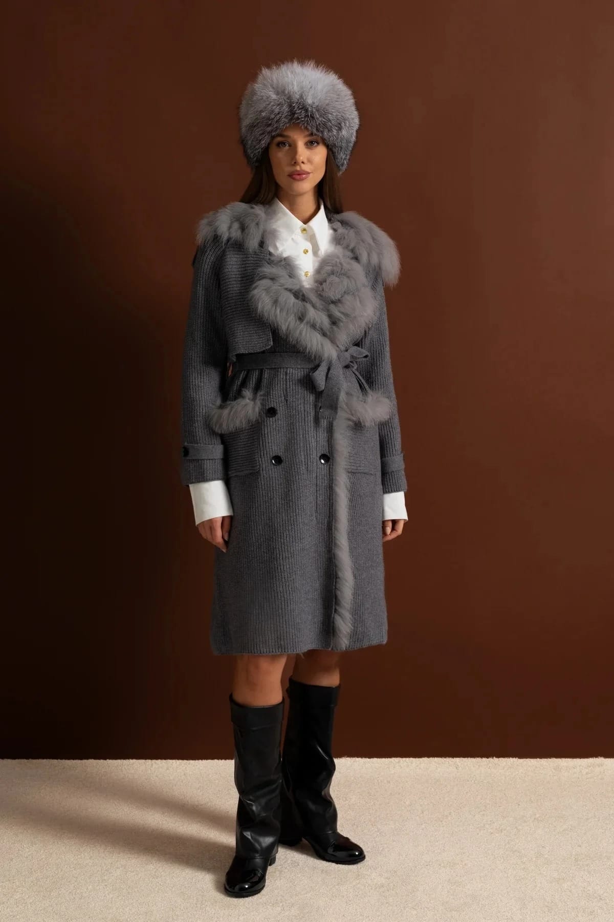 Belted Knit Coat with Fur Trim Detail - Gray