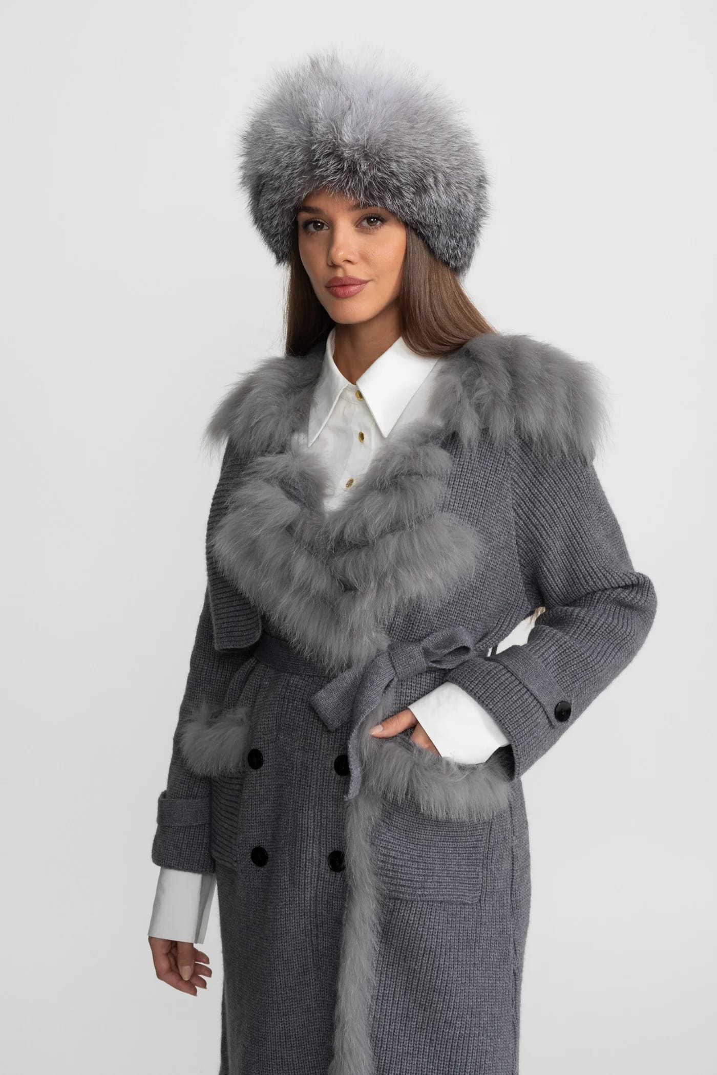 Belted Knit Coat with Fur Trim Detail - Gray