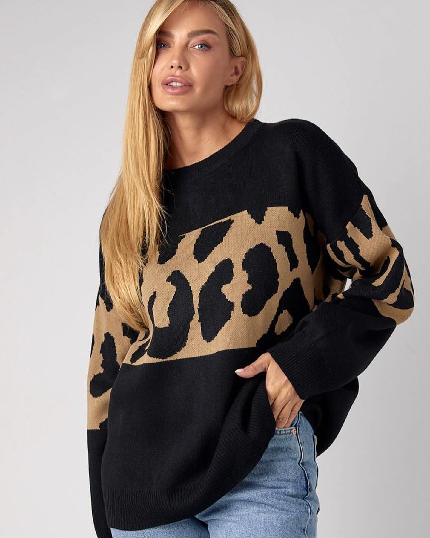 Oversized Leopard Print Sweater - Black
