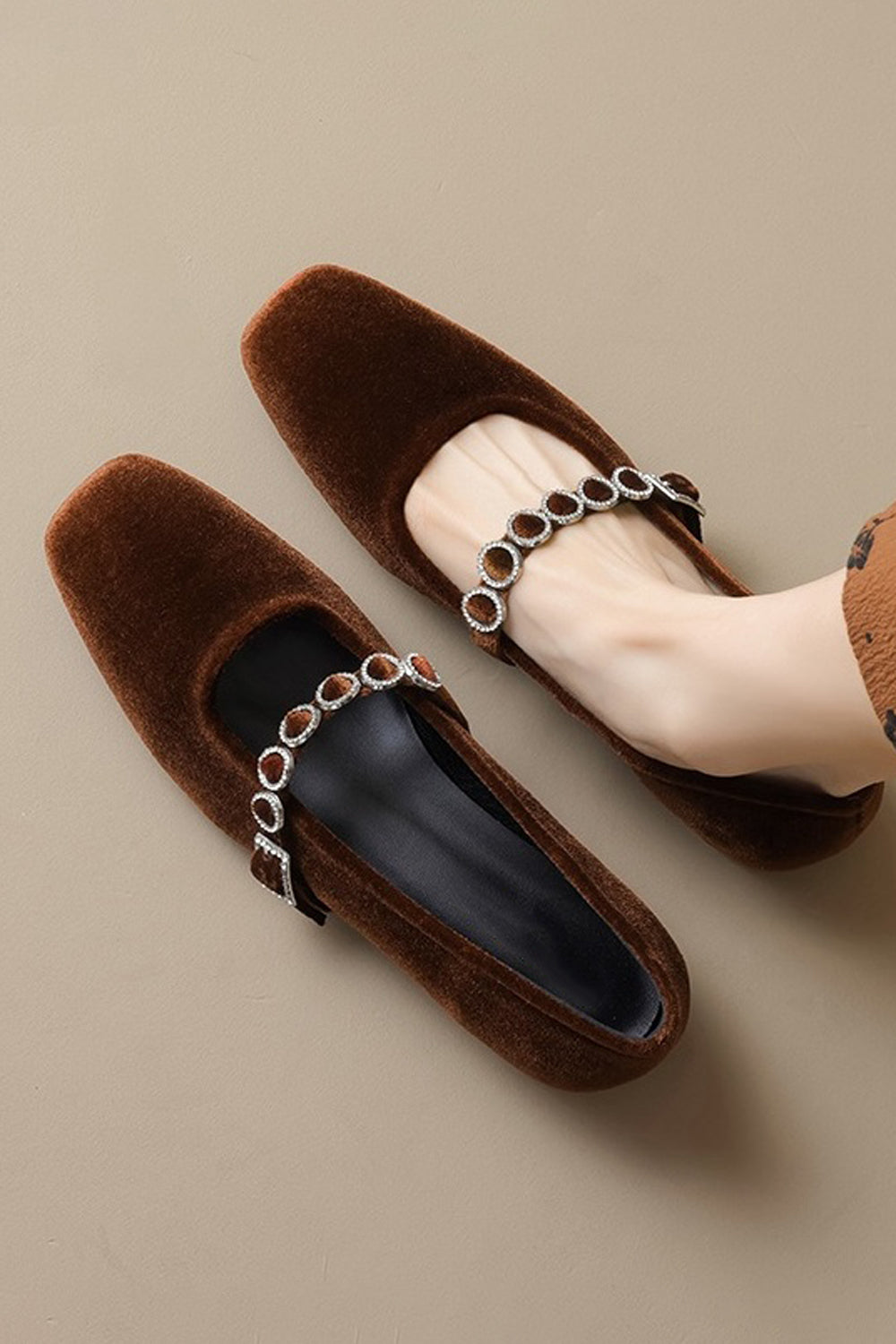 Flats Shoes with Circle Buckle Strap - Brown
