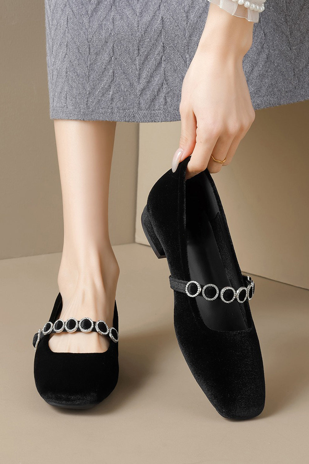 Flats Shoes with Circle Buckle Strap - Black