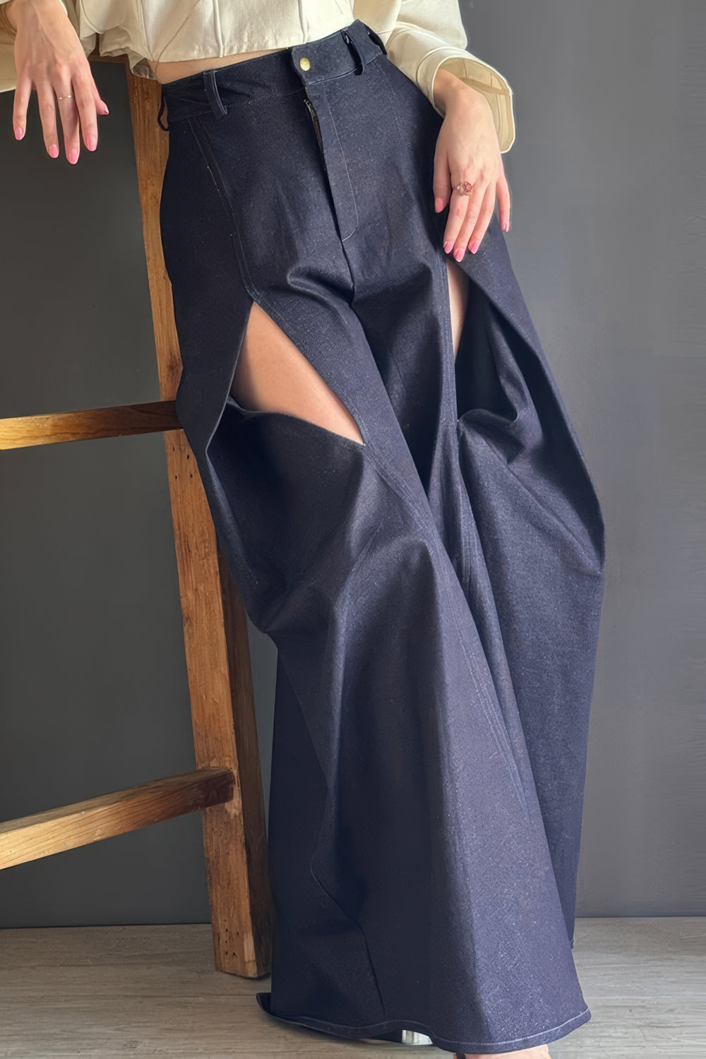Wide-Leg Cut-Out Jeans - Dark Blue