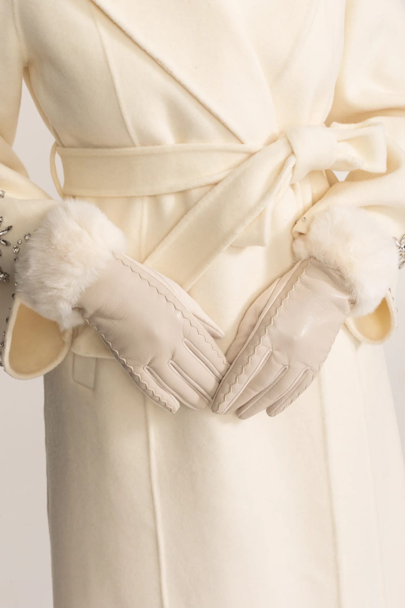 Leather Gloves with Fur Trim - White