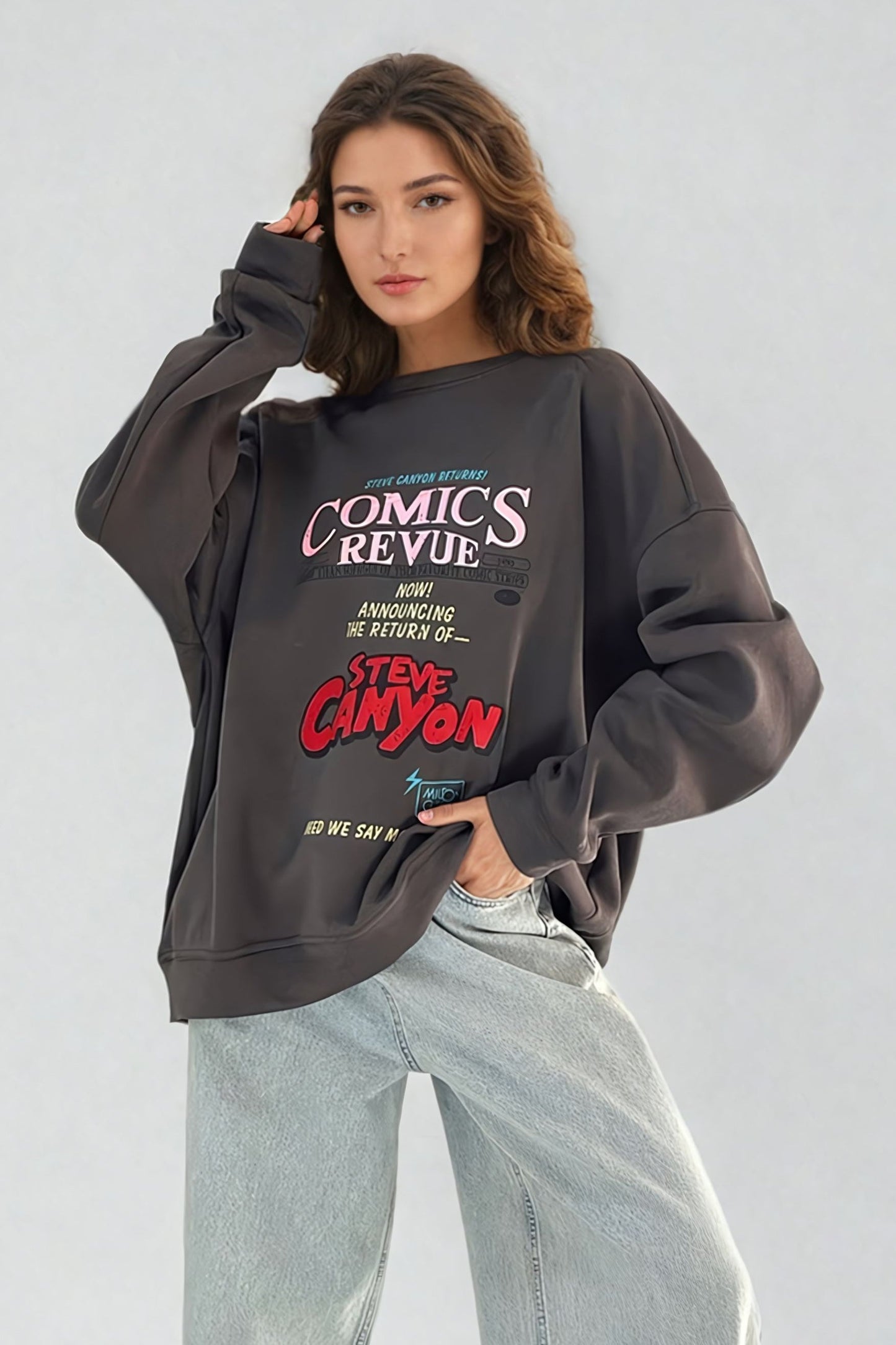 Oversized "Comics Revue" Graphic Sweatshirt - Gray