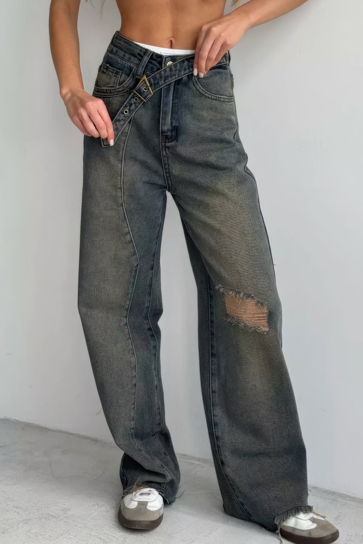 Belted Wide-Leg Distressed Jeans - Blue