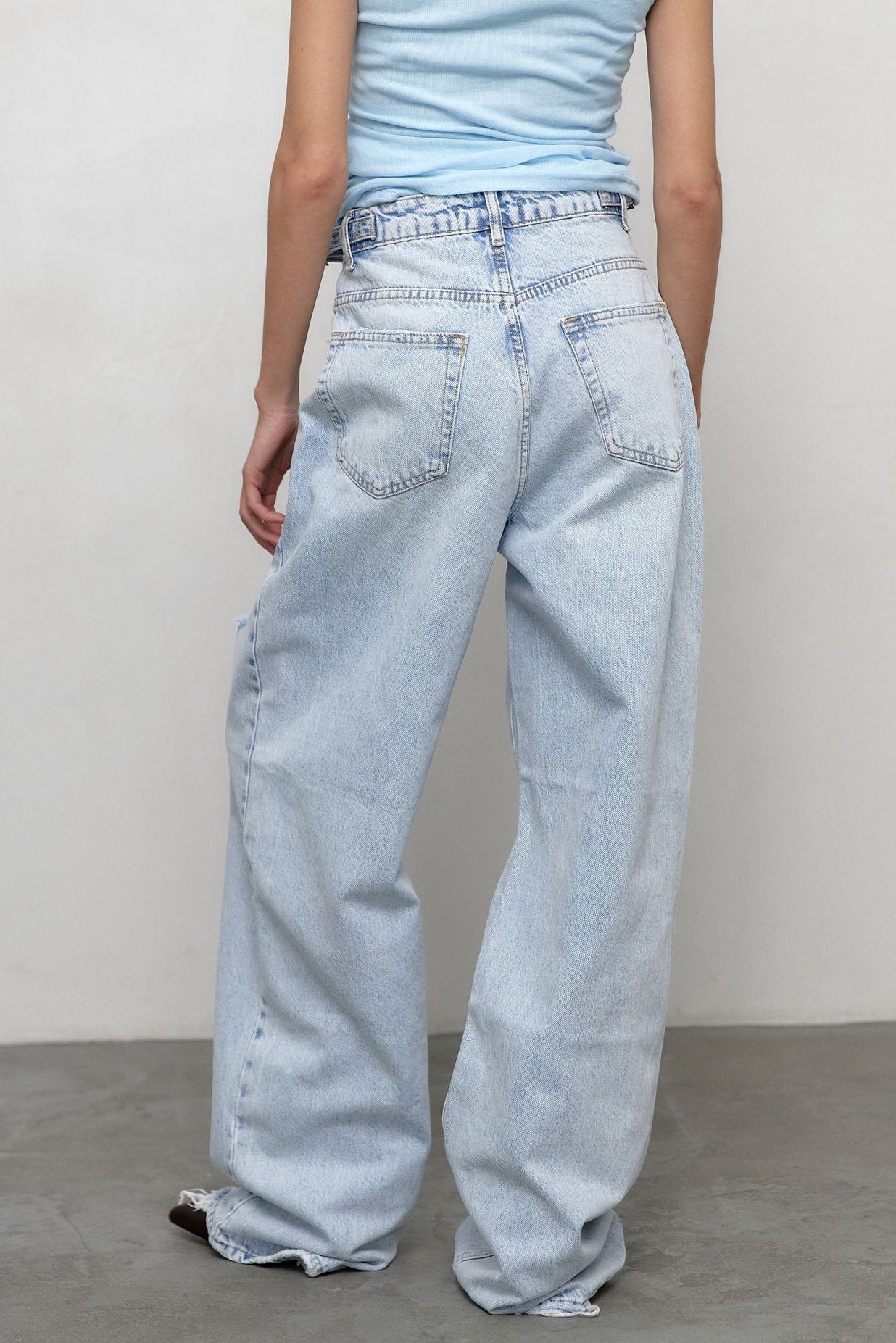 Distressed Straight Leg Jeans - Blue