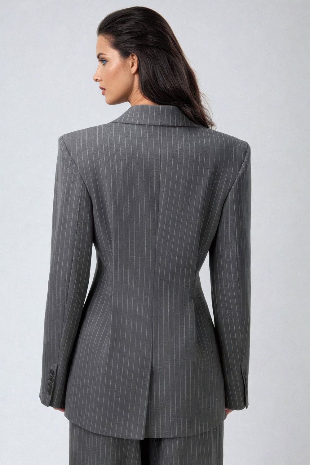 Single-Breasted Pinstripe Blazer with Wide Lapels - Gray