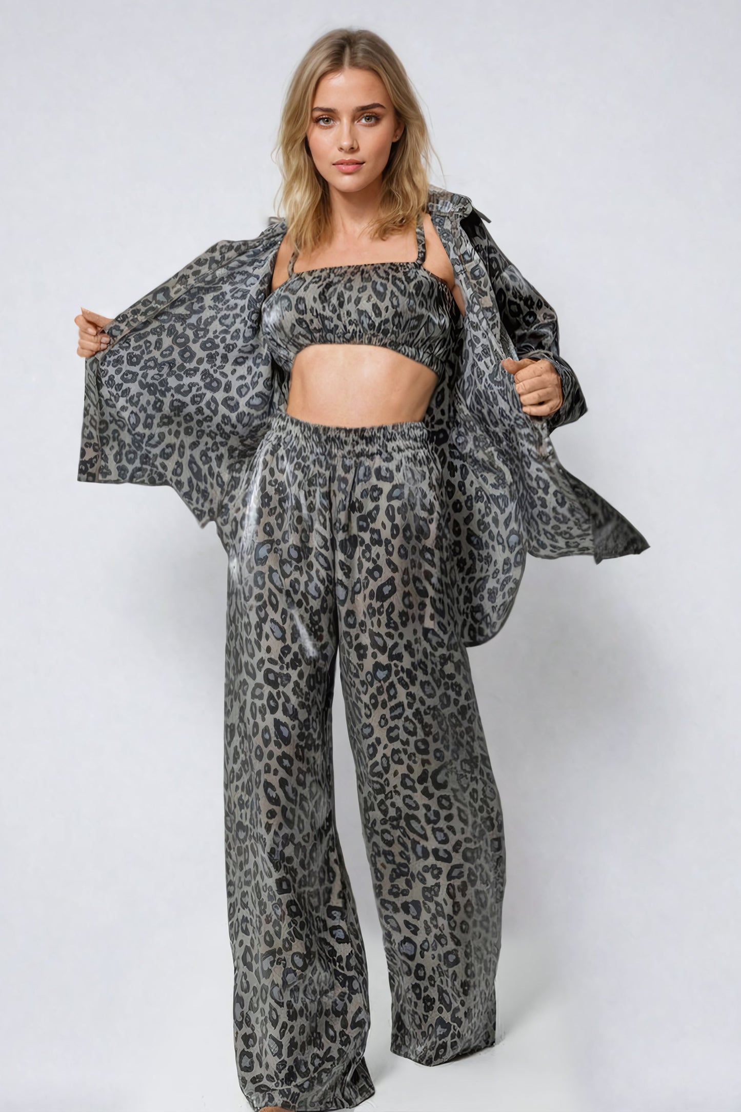 Two-Piece Set with Animal Print Jacket and Trousers - Gray