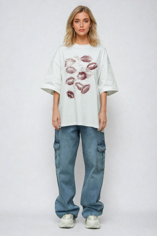 Oversized T-Shirt with Lip Print Design - White