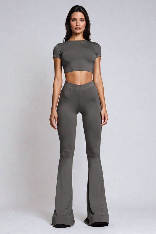 Two-Piece Set with Cropped T-Shirt and Flared Trousers - Gray