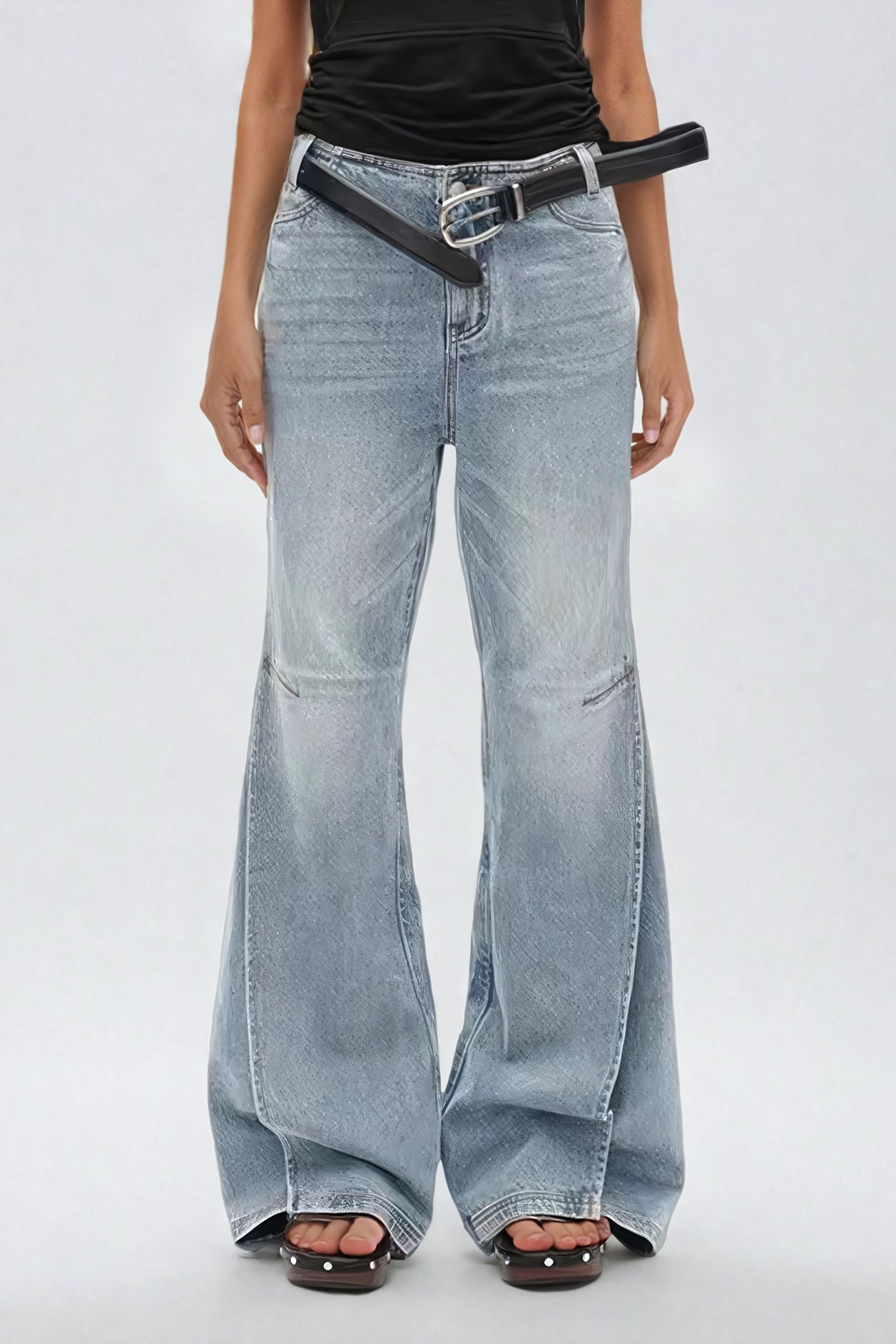 Flared Wide-Leg Jeans with Seam Detailing - Blue