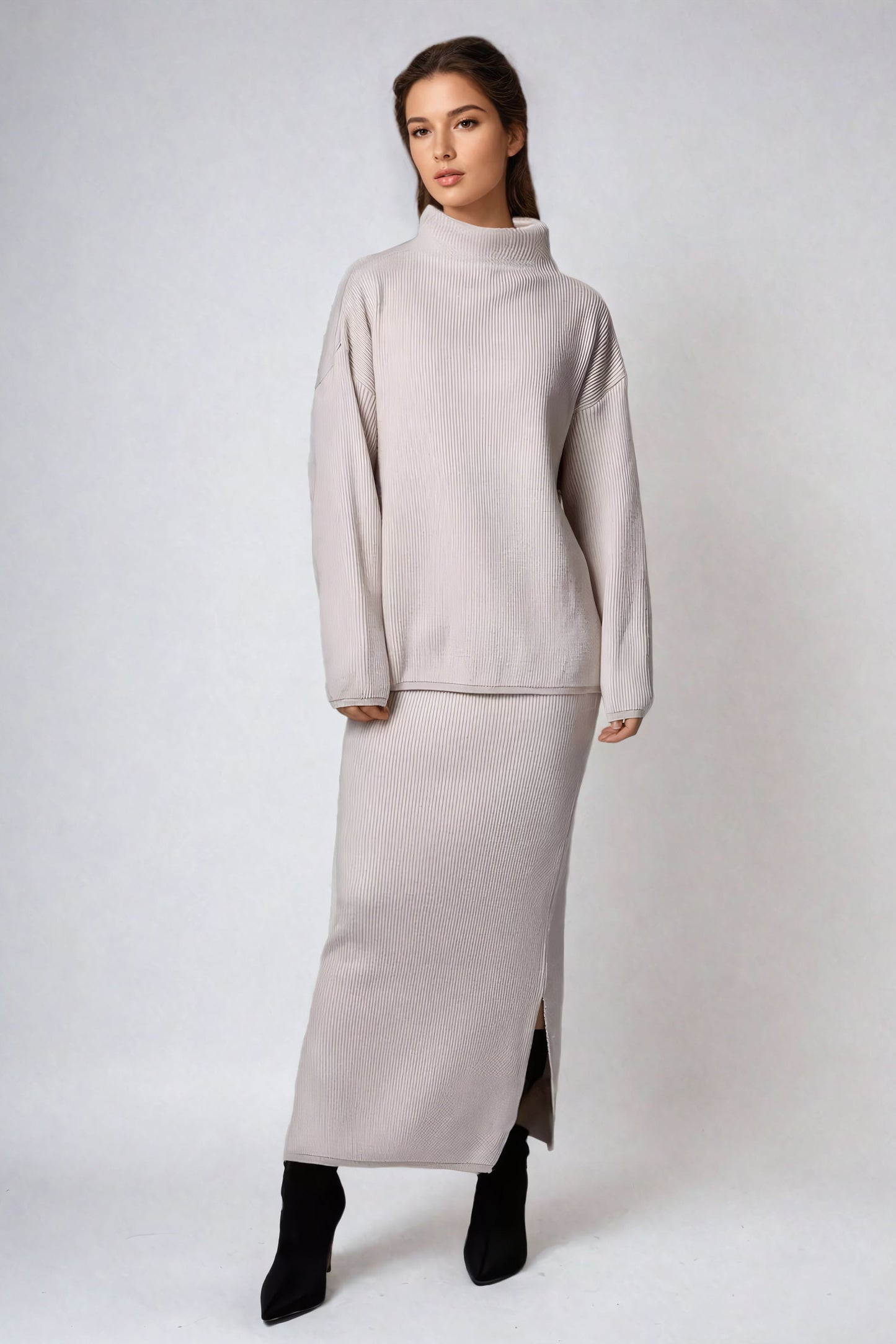 Two-Piece Set with Knitted Sweater and Skirt - Light Beige