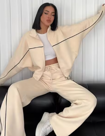Two-Piece Set with Cropped Jacket and Wide-Leg Trousers - Beige