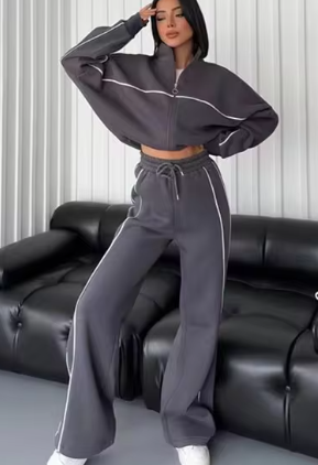 Two-Piece Set with Cropped Jacket and Wide-Leg Trousers - Dark Gray
