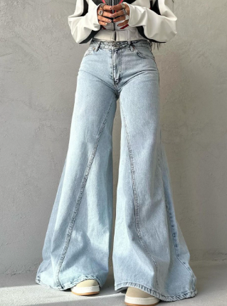 Wide-Leg Flared Denim Jeans - Blue
