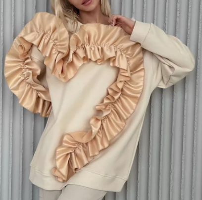 Oversized Sweatshirt with Statement Ruffle Heart Design - Brown