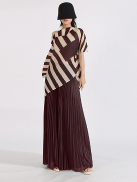 Two-Piece Set with Asymmetrical Top and Pleated Wide-Leg Trousers - Red