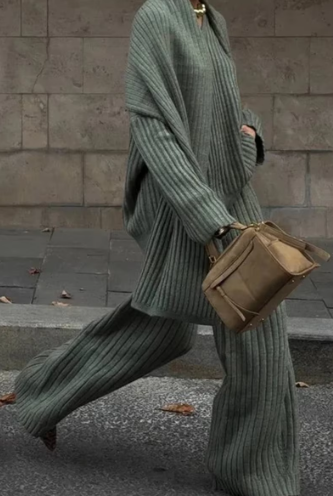 Two-Piece Set with Ribbed Knit Sweater Scarf and Trousers - Green