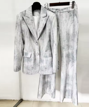 Two-Piece Set with Buttoned Blazer and Straight-Leg Trousers - Gray