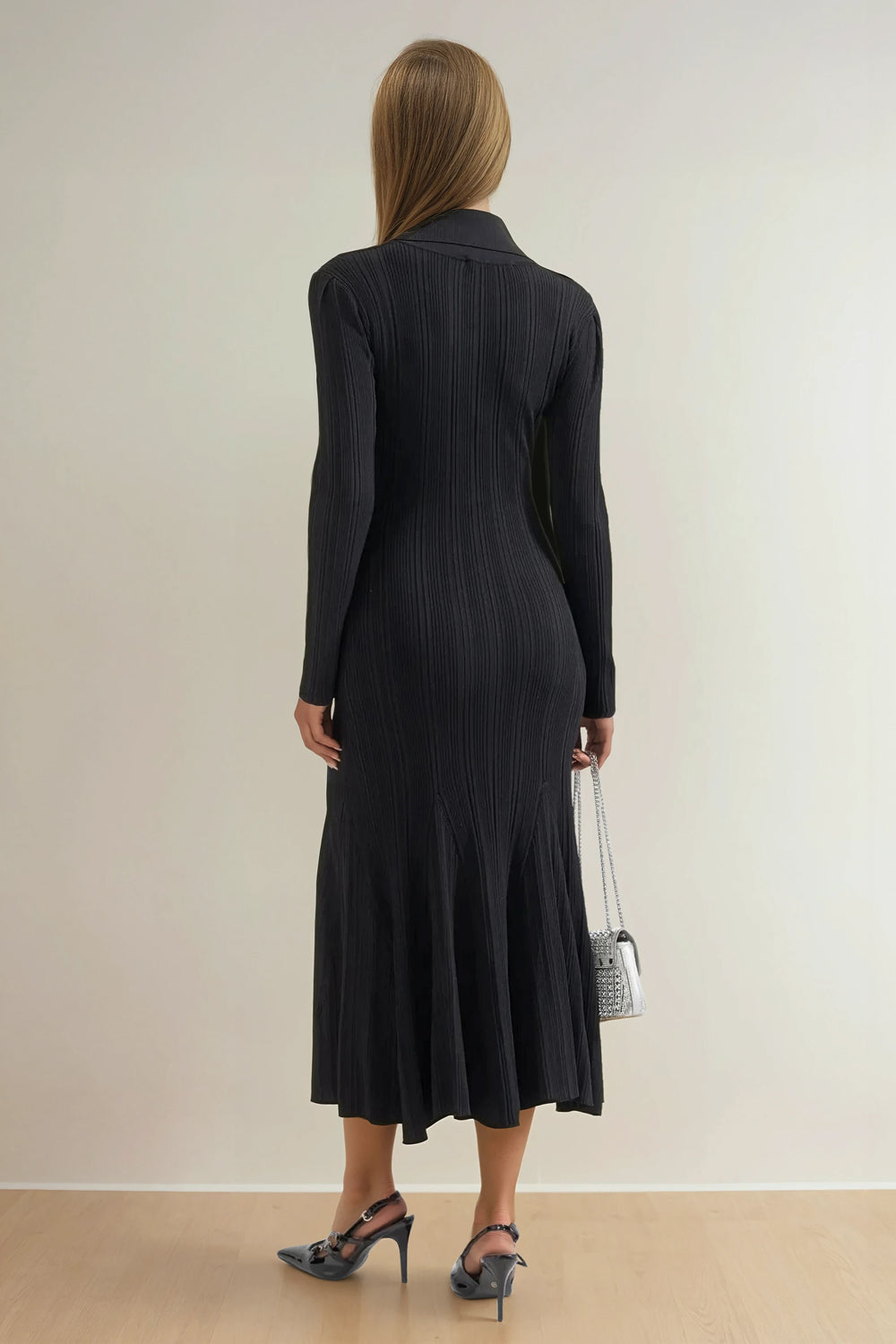 Ribbed Midi Dress with Flared Hem and Decorative Pockets - Black